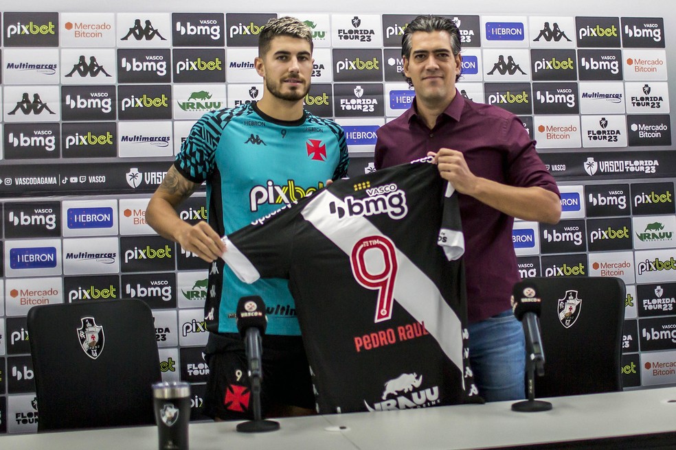Pedro Raul na apresenta��o no Vasco � Foto: Daniel Ramalho/Vasco