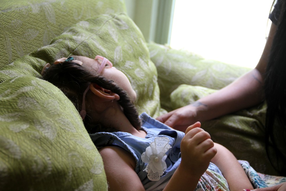 A menina Maria Lys, que tem microcefalia â€” Foto: Dani Fechine/G1