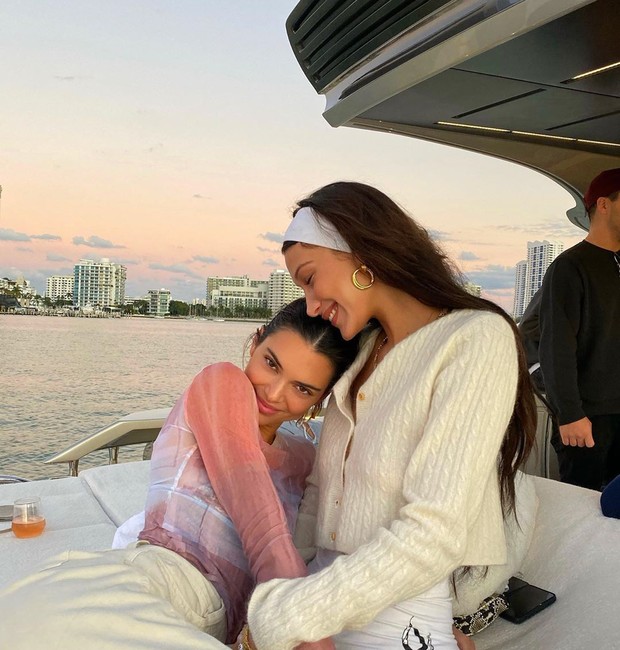 Kendall Jenner e Bella Hadid (Foto: Reprodução / Instagram)