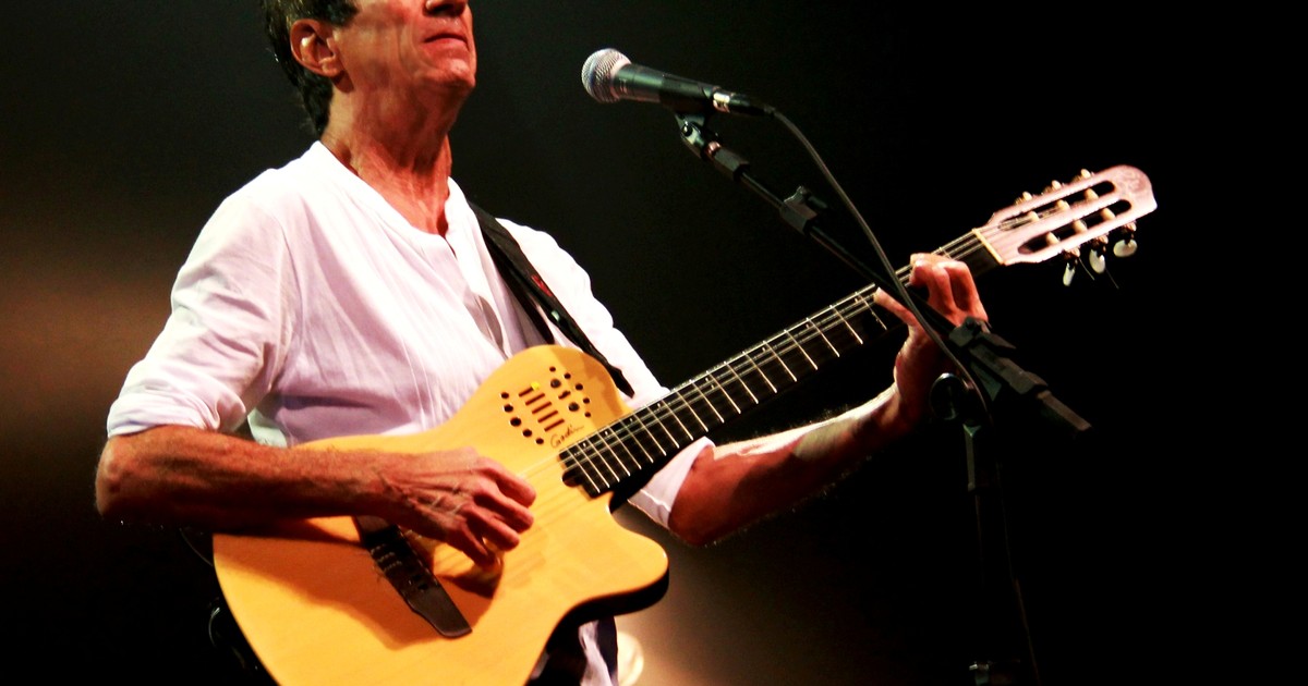 Fagner retorna a Natal e celebra 50 anos de carreira com show voz e violão