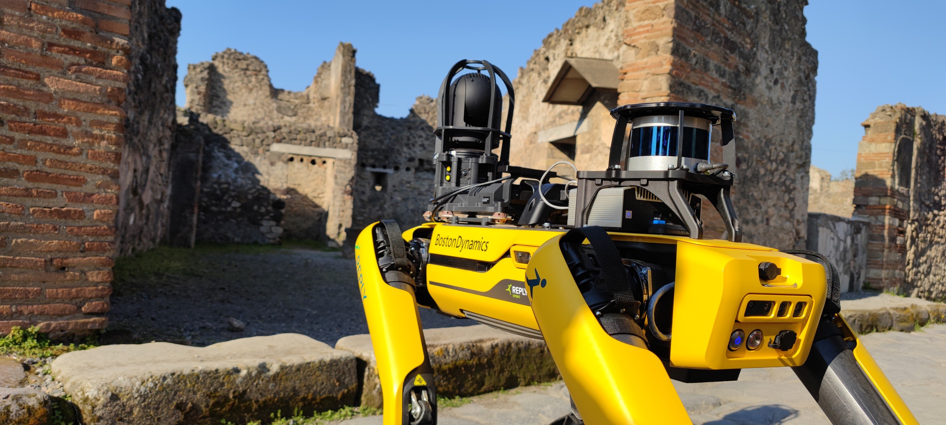Robô com formato de cachorro desenvolvido pela empresa Boston Dynamics  (Foto: Pompeii - Parco Archeologico/Reprodução/Facebook)