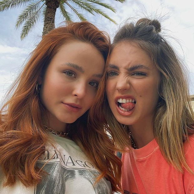 Larissa Manoela e a amiga Bianca Palheiras (Foto: Reprodução/Instagram)