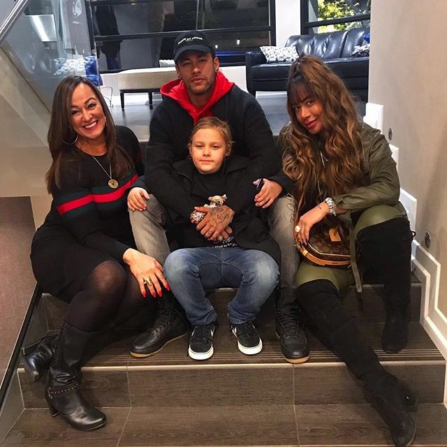 Neymar Jr e família (Foto: Reprodução/Instagram)