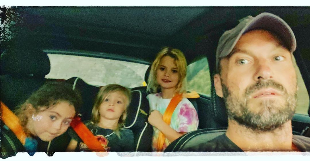 Brian Austin Green and the three children (Photo: Instagram)