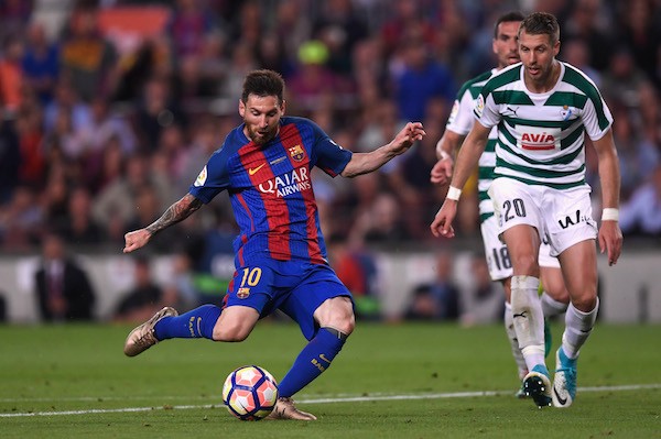 Messi em partida do Barcelona (Foto: Getty Images)