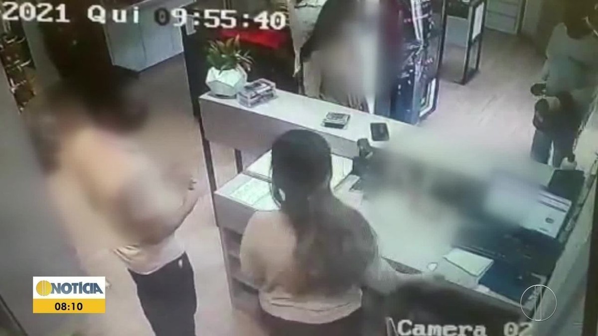 VÍDEO: Criminosos assaltam joalheria no Centro de Montes Claros
