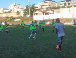 Jogadores do Aracruz treinam no estádio do Bambu (Foto: Divulgação/Aracruz)
