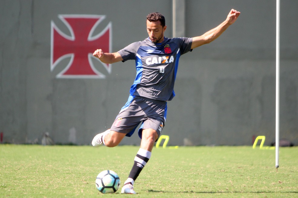 Nenê volta a treinar com elenco cruz-maltino (Foto: Paulo Fernandes/Vasco)