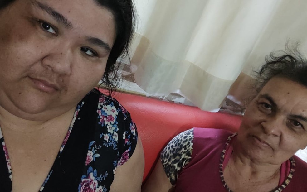 Fabíola Tanaka e a irmã Regina Martins, de Ribeirão Preto (SP), enfrentam insegurança alimentar e precisam escolher as refeições para não ficar muito tempo sem comer — Foto: Arquivo Pessoal