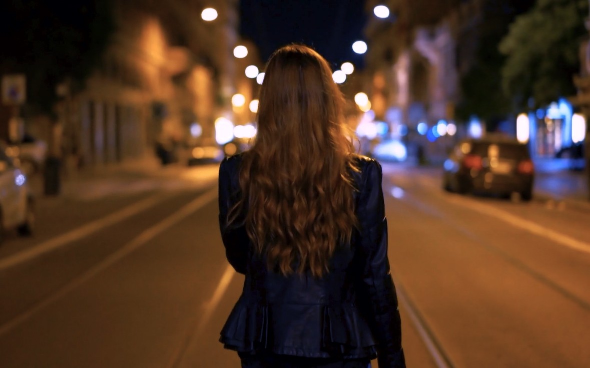 Para muitas mulheres, sair do trabalho depois que escurece pode se transformar em um pesadelo (Foto: Reprodução)