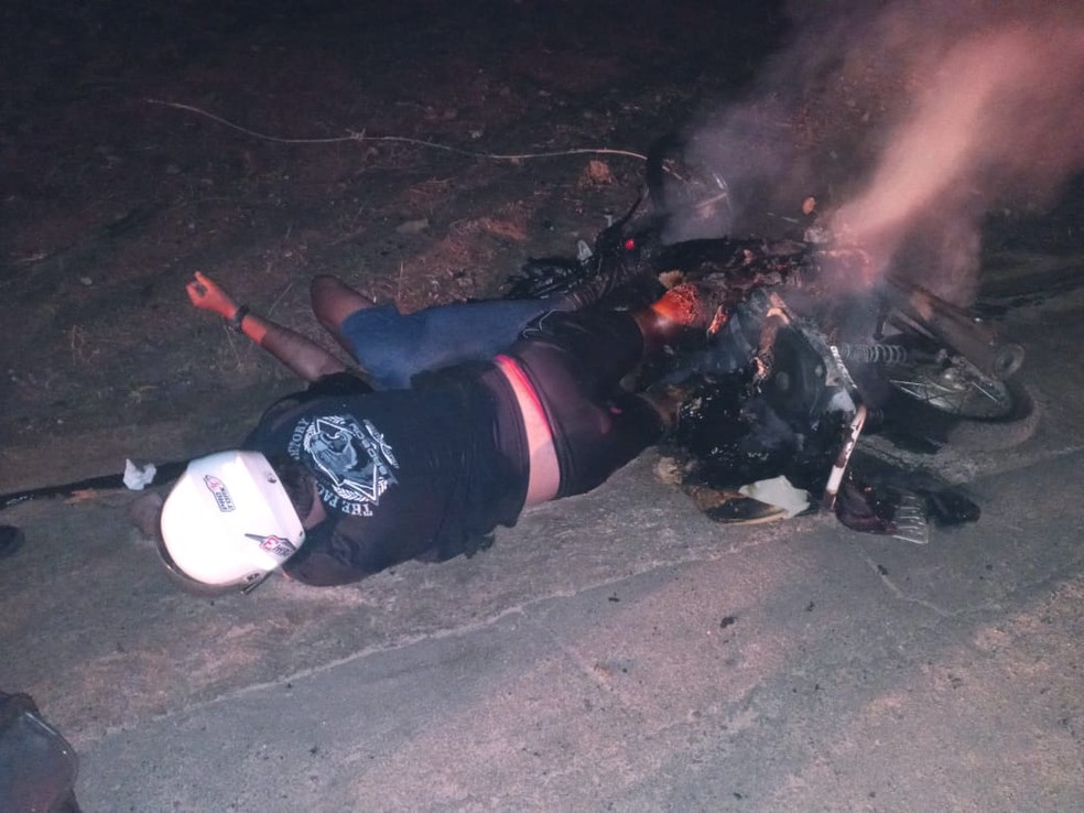 Jovens morreram vítimas de descarga elétrica e tiveram parte dos corpos carbonizados — Foto: Reprodução/Redes sociais