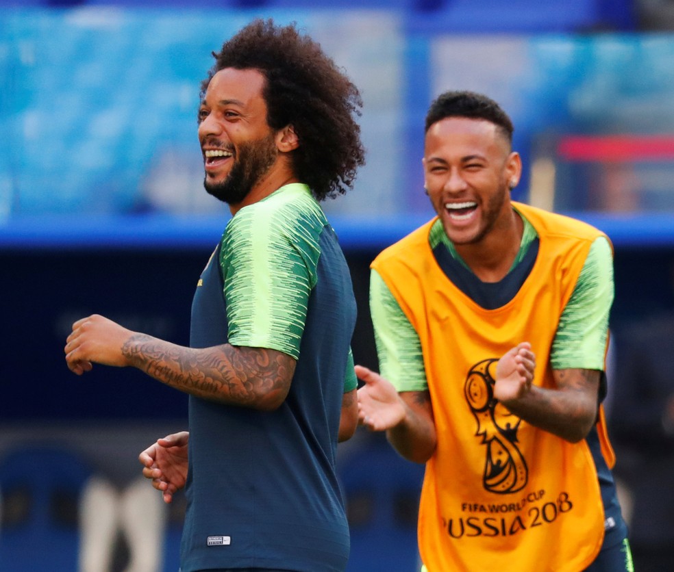 Neymar e Marcelo no treino da Seleção (Foto: David Gray/Reuters)