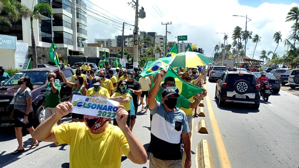 Manifestação pró-Bolsonaro em Maceió no 1º de maio — Foto: Aldo Correa/TV Gazeta