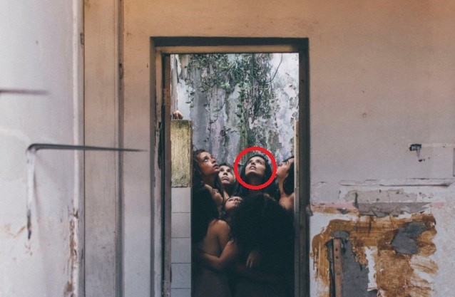 Dayanna Maia, filha de Latino, com colegas de teatro (Foto: MF Press Global)