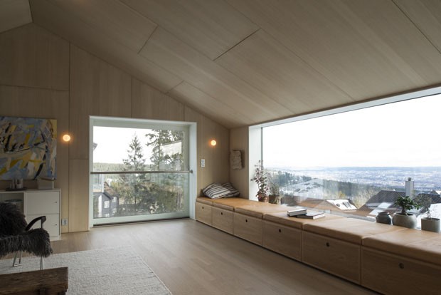 Casa de madeira no topo de Oslo (Foto: Jonas Adolfsen / divulgação)