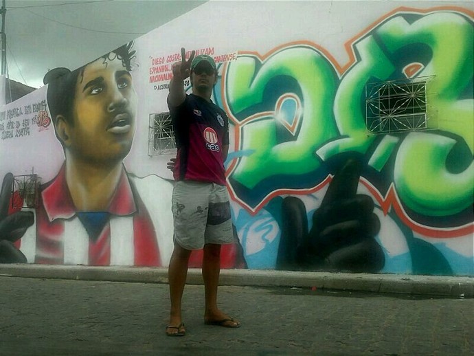 Diego Costa é homenageado em muro (Foto: Aplicativo/TV Sergipe)