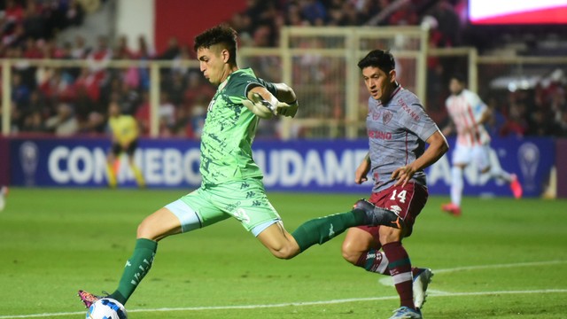 Cano em ação em Unión Santa Fe x Fluminense