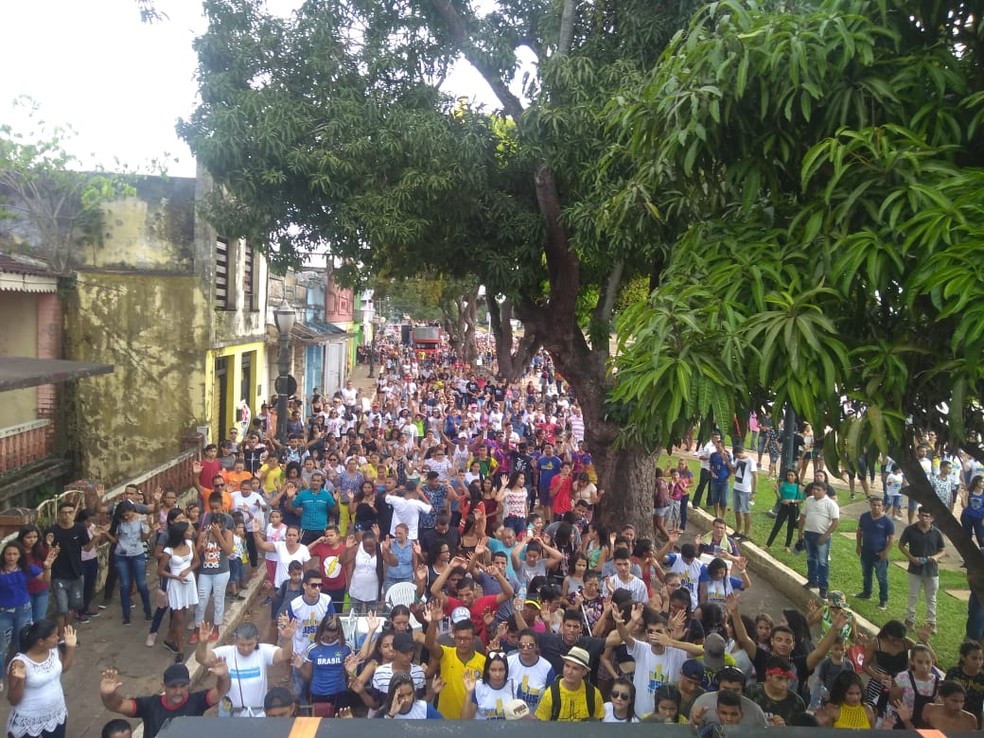 Marcha aconteceu na tardde sábado — Foto: Alcinete Gadelha/G1