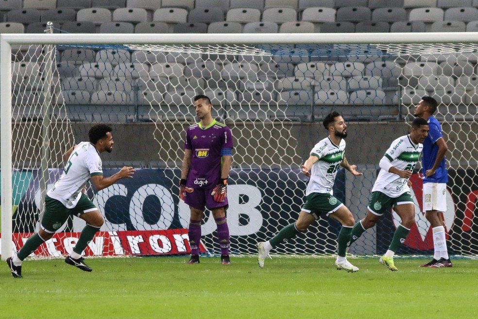 Bruno Sávio marca para o Guarani contra o Cruzeiro — Foto: Fernando Moreno/AGIF