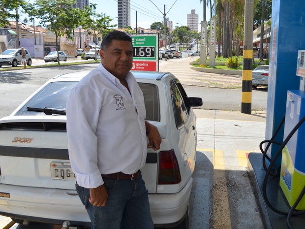 Marcos Mota, representante comercial que abastece em Piracicaba (Foto: Alessandro Meirelles/G1)