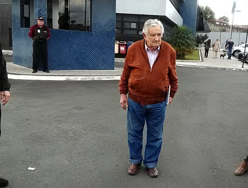 Pepe Mujica visita Lula na prisão, em Curitiba (Foto: Jorge Melo/RPC)