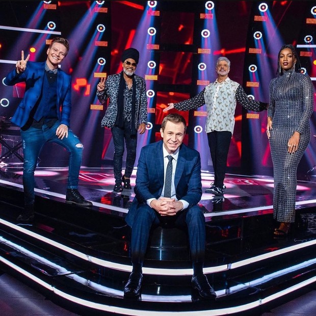Michel Teló posta o time da nova temporada do The Voice Brasil (Foto: Reprodução/Instagram)