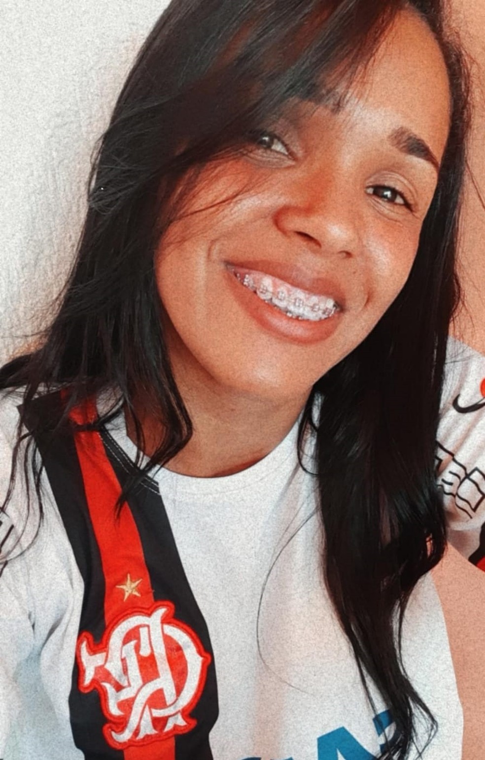 Adriana Medeiros é uma das irmãs de Daiane fanáticas pelo Flamengo  — Foto: Adriana Medeiros/Arquivo pessoal 