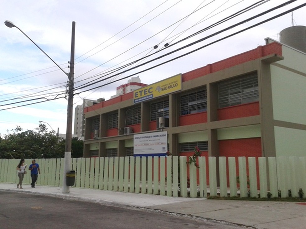 ETEC S&atilde;o Jos&eacute; dos Campos &mdash; Foto: Daniel Corr&aacute;/G1