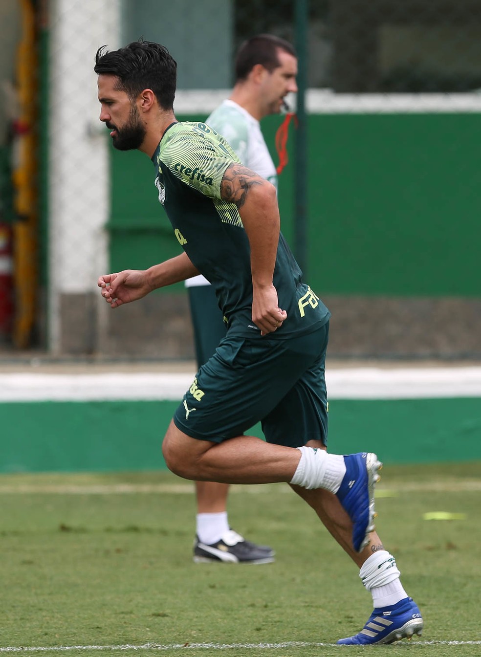 Luan, zagueiro do Palmeiras, durante treino na Academia de Futebol — Foto: Cesar Greco/Ag. Palmeiras