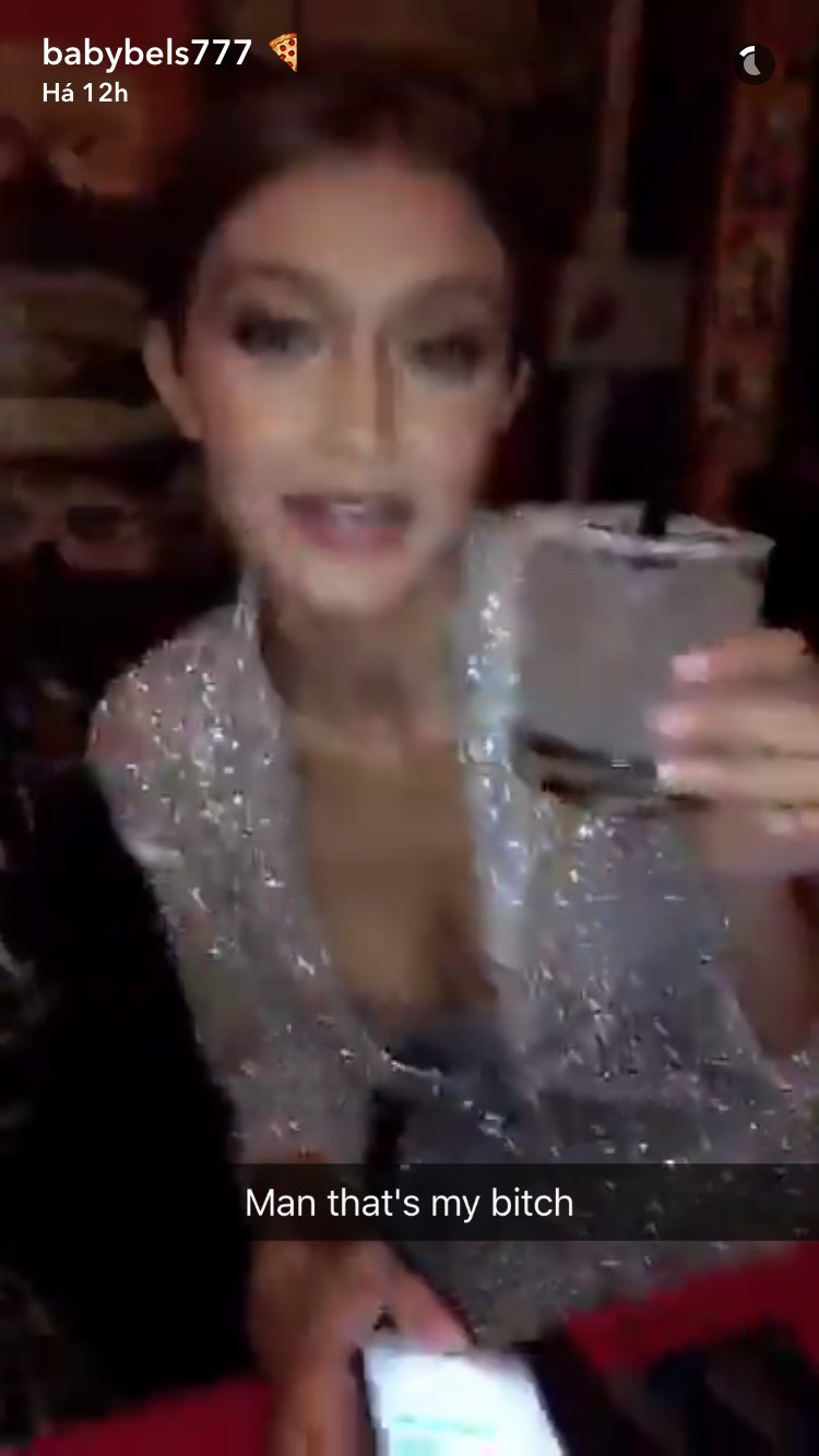 Gigi Hadid: drinks e fast food (Foto: Snapchat/Reprodução)
