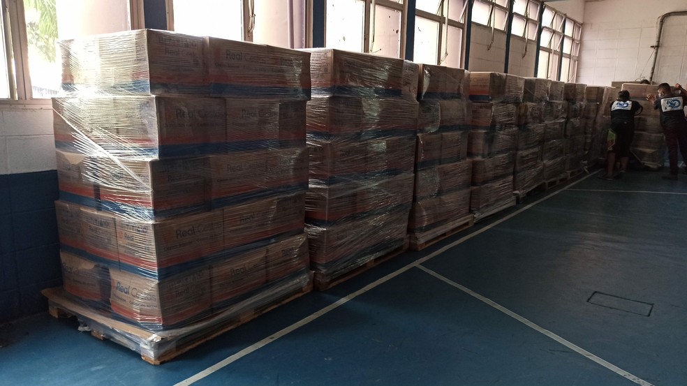 Milhares de fam&iacute;lias ser&atilde;o beneficiadas com cestas b&aacute;sicas &mdash; Foto: Divulga&ccedil;&atilde;o/Prefeitura de Guaruj&aacute;