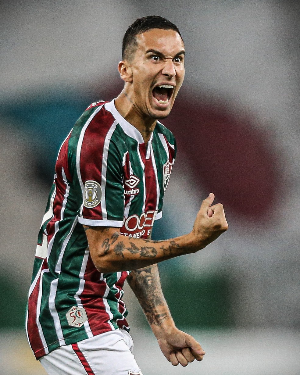 Dodi, do Fluminense, comemora golaço contra o Vasco — Foto: LUCAS MERÇON / FLUMINENSE F.C.   