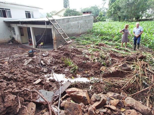 Áreas rurais também foram afetadas por chuvas em Pinhalzinho (Foto: Elieser Donhauser/AGR/Rádio Centro Oeste)