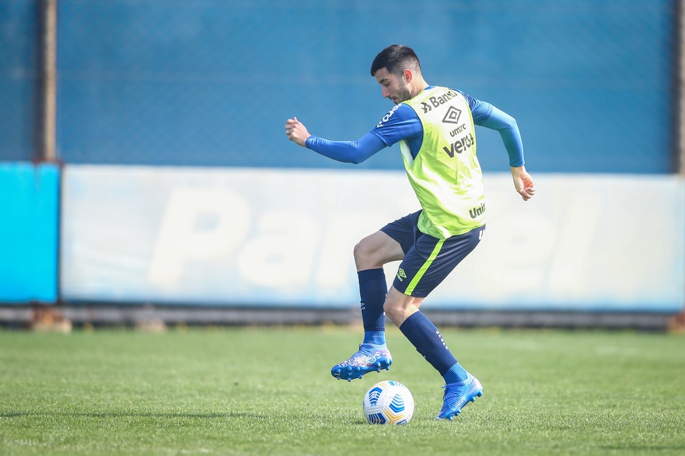 Grêmio encerra preparação contra o Cuiabá, treino é marcado por protestos da torcida
