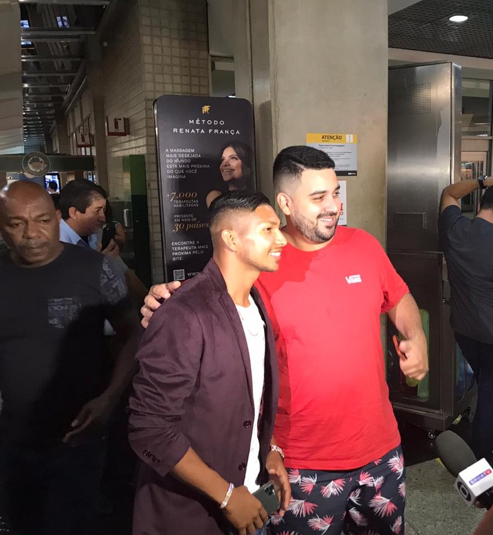 Rony desembarca para reforçar o Palmeiras, revela conversa com Luxa e diz que vai usar camisa 11