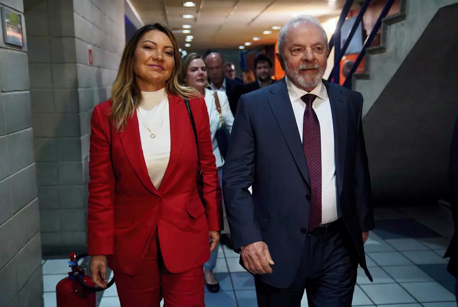 Janja e Lula nos Estúdios Globo, nesta quinta-feira (25)  — Foto: Marcos Serra Lima/g1