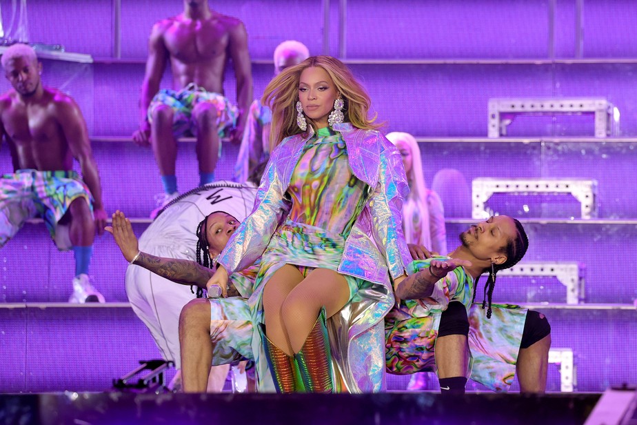 Beyoncé celebra fim da turnê em Londres comprando R$ 12 mil em frango frito
