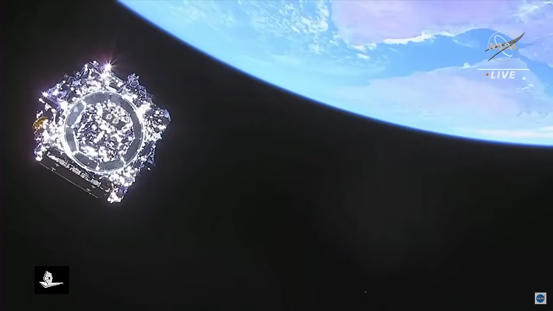 O último vislumbre do telescópio espacial James Webb antes dele iniciar sua jornada no espaço  (Foto: Arianespace, ESA, NASA, CSA, CNES)