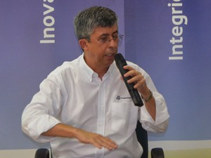Diretor da Anglo Sistema Amapá, José Luiz Martins, em pronunciamento sobre as causas do acidente (Foto: Graziela Miranda/ G1 Amapá)