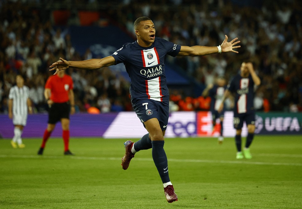 Mbapp, do PSG, tambm tem 42 gols em jogos oficiais em 2022  Foto: Reuters