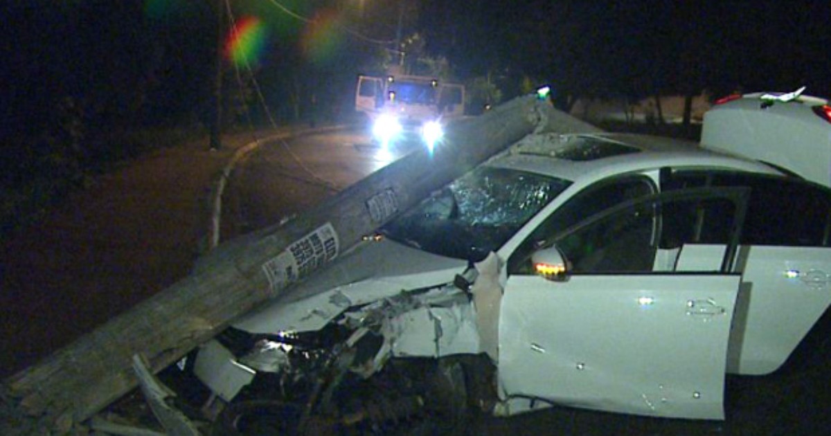 G1 Homem Foge Da Pm Bate Carro Contra Poste Tenta Fugir A Pé E