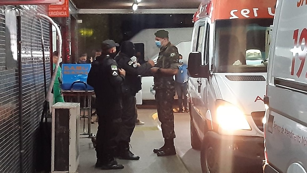 Soldado foi socorrido ao pronto-socorro Clóvis Sarinho, no Hospital Walfredo Gurgel. — Foto: Sérgio Henrique Santos/Inter TV Cabugi