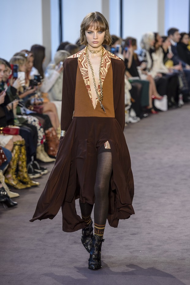 #SuzyPFW: Rebooting Chloé for the Woman of 2018 - Vogue | en