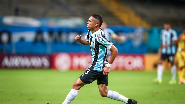 Luiz Fernando comemora na Arena