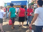 Grupo faz ato contra impeachment de Dilma no Centro de Piracicaba, SP