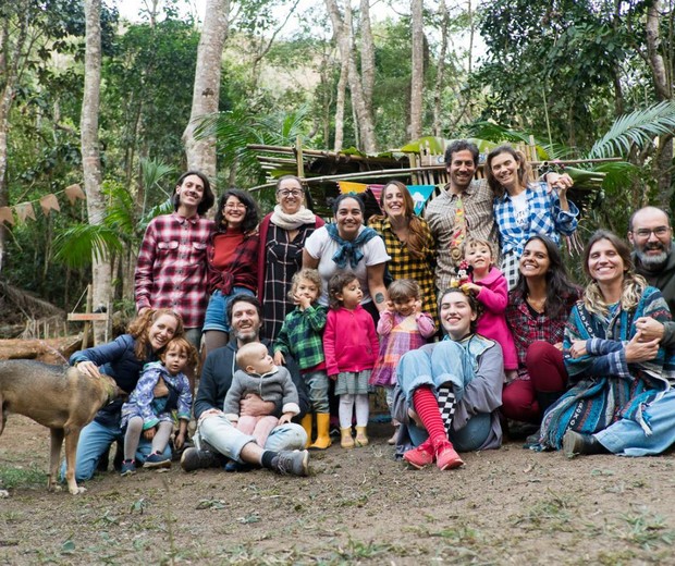 Famílias reunidas na festa junina (Foto: Arquivo pessoal)