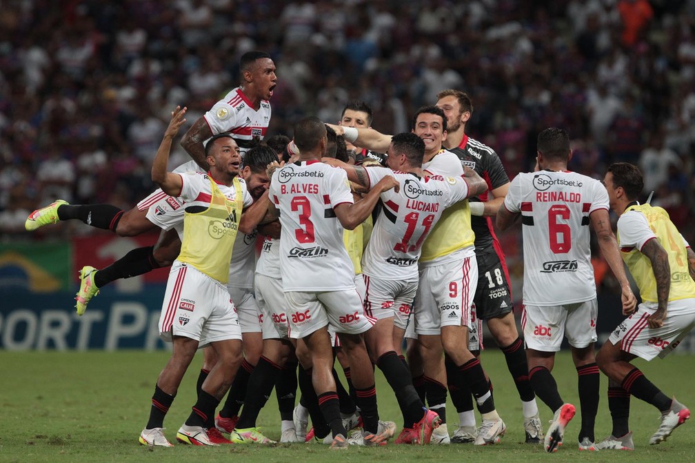 São Paulo comemora empate nos acréscimos contra o Fortaleza — Foto: Rubens Chiri/saopaulofc.net