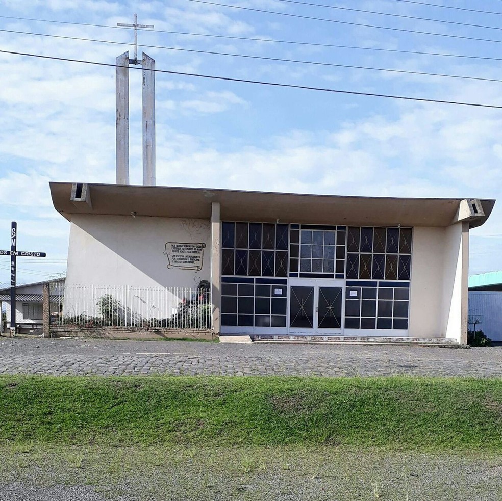 Sino foi roubado de igreja do bairro Guarujá (Foto: Luis Borges/Divulgação)