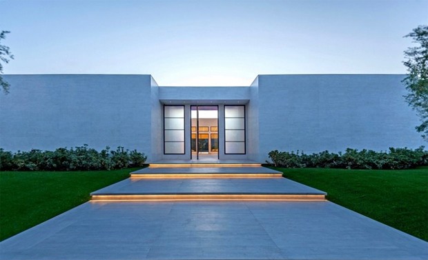 Kris Jenner compra mansão moderna no meio do deserto por R$ 48 milhões (Foto: Reprodução)