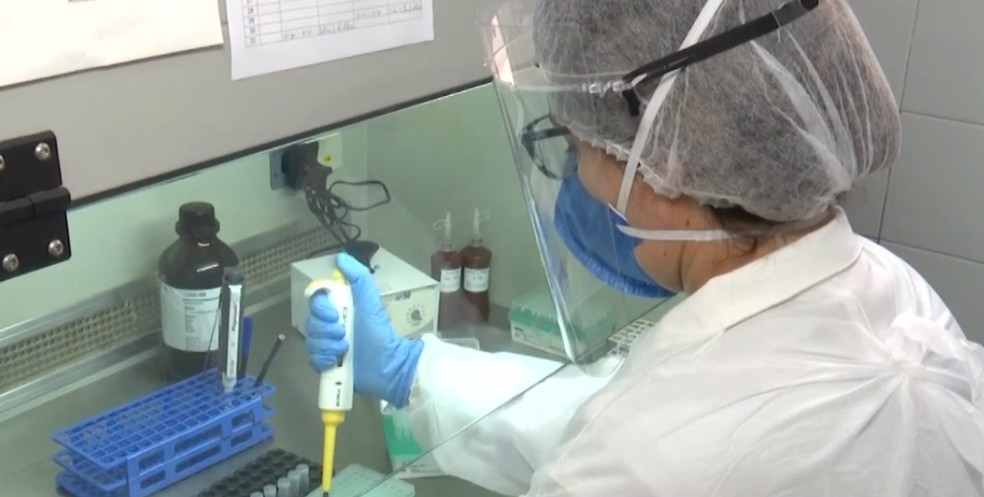 Laboratório tem capacidade de realizar pouco mais de 190 testes por dia — Foto: Reprodução/TV Sudoeste